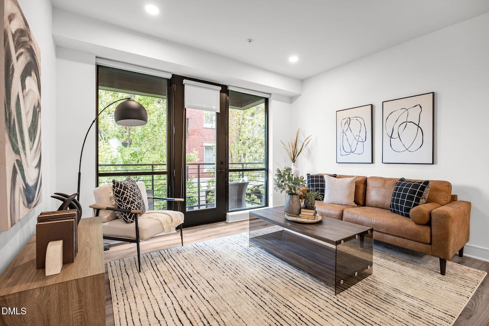 615 W Peace St unit 308, Raleigh, NC 27605 - photo 1