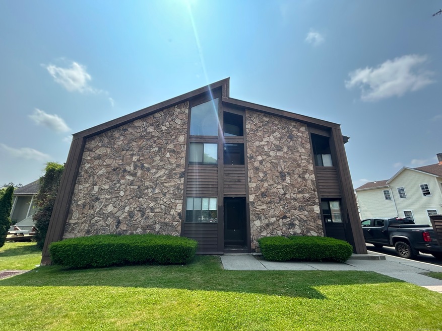 118 Osborne St unit 1A, Danbury, CT 06810 - photo 1