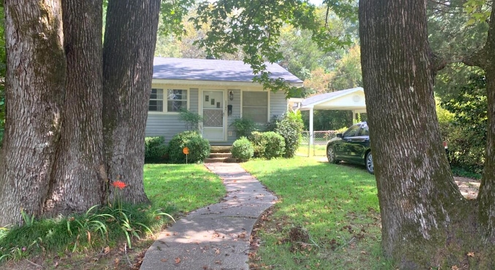 1145 N 15th Ave, Laurel, MS 39440 - photo 1