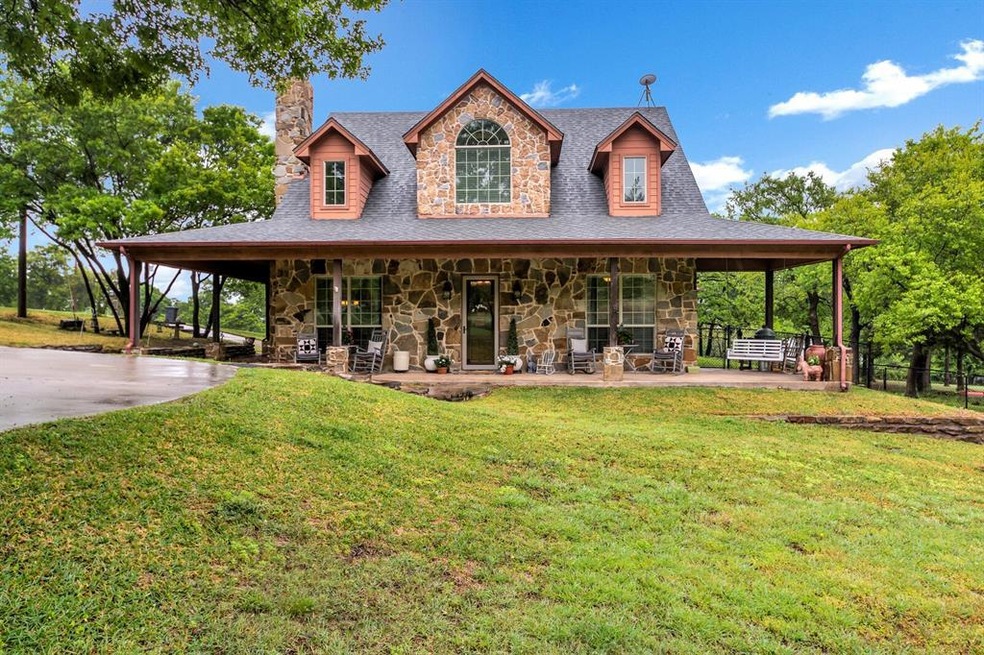 112 Maggie Lee Ct, Springtown, TX 76082 - photo 1