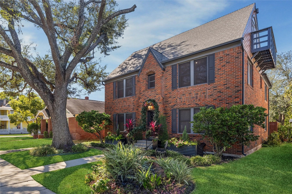 505 Harvard St unit 4, Houston, TX 77007 - photo 1