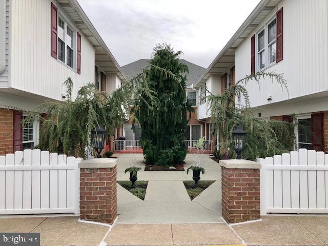 429 W Caracas Ave, Hershey, PA 17033 - photo 1