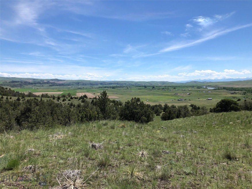 Expansive view of the valley and river from the to