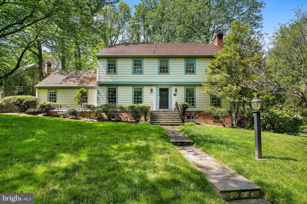 10337 Windsor View Dr, Potomac, MD 20854 - photo 1