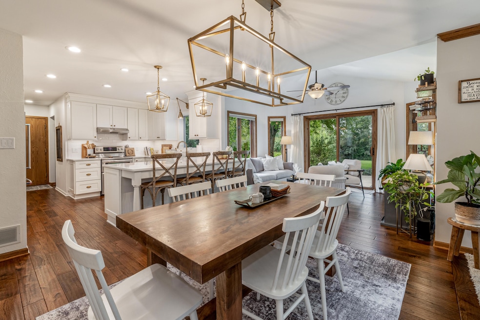 353 Westfield Way, Pewaukee, WI 53072 - photo 1