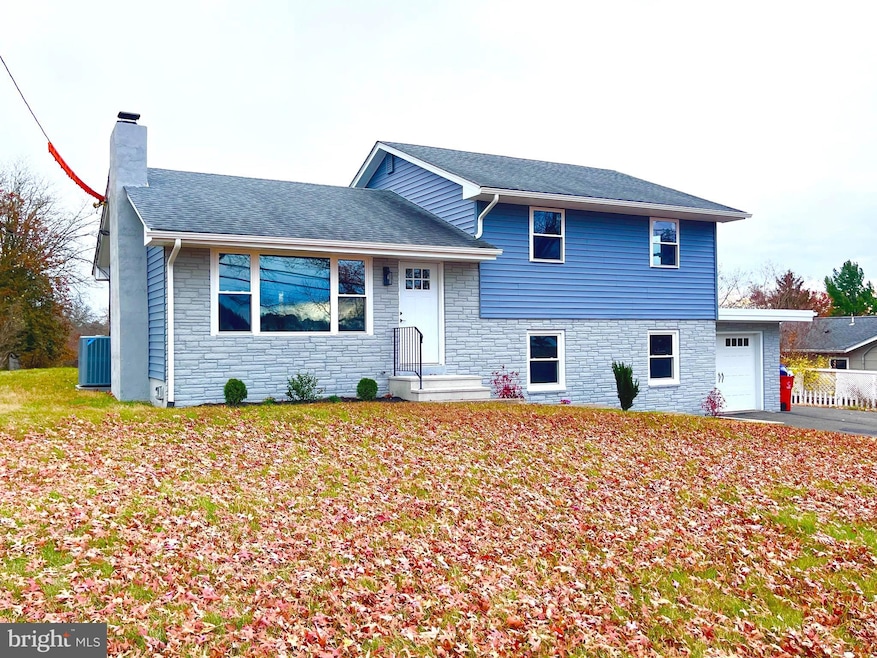 For Sale $435,000 • Co-Listing Agent