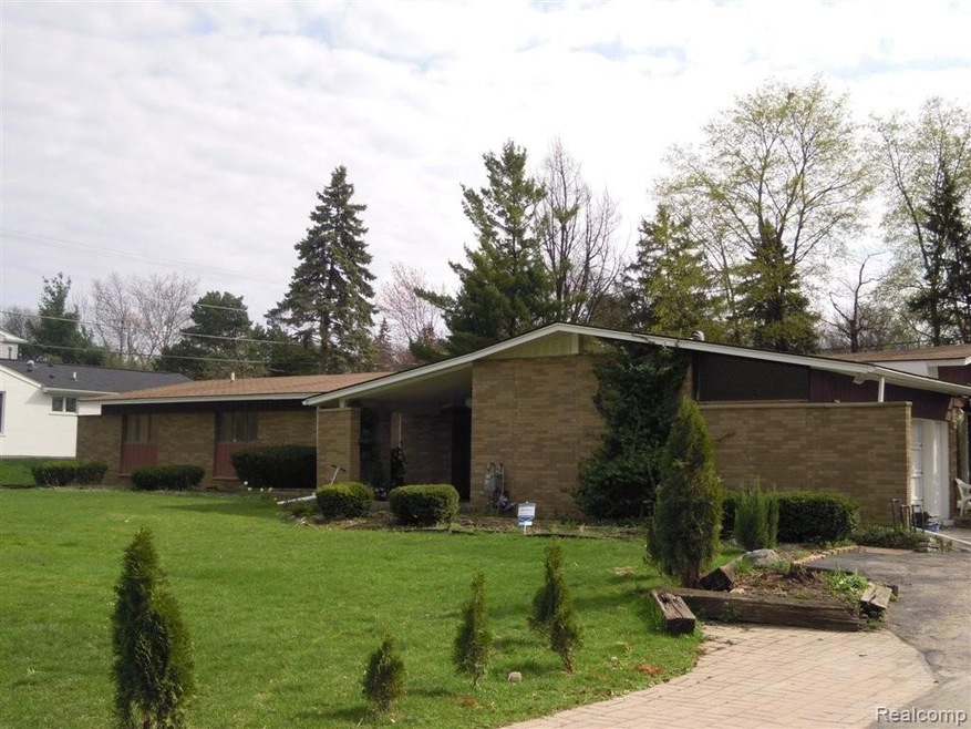 5325 Wing Lake Rd, Bloomfield Hills, MI 48302 - photo 1