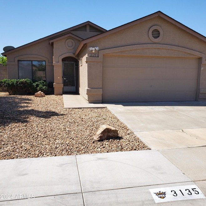 Front_Photo_3135_W_Foothill_Dr