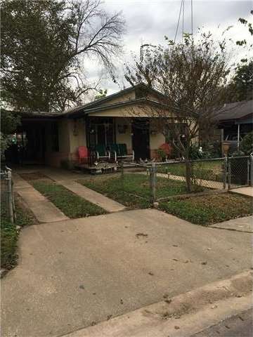 DRIVEWAY ON THE LEFT SIDE OF HOME MAKES IDEAL FOR 
