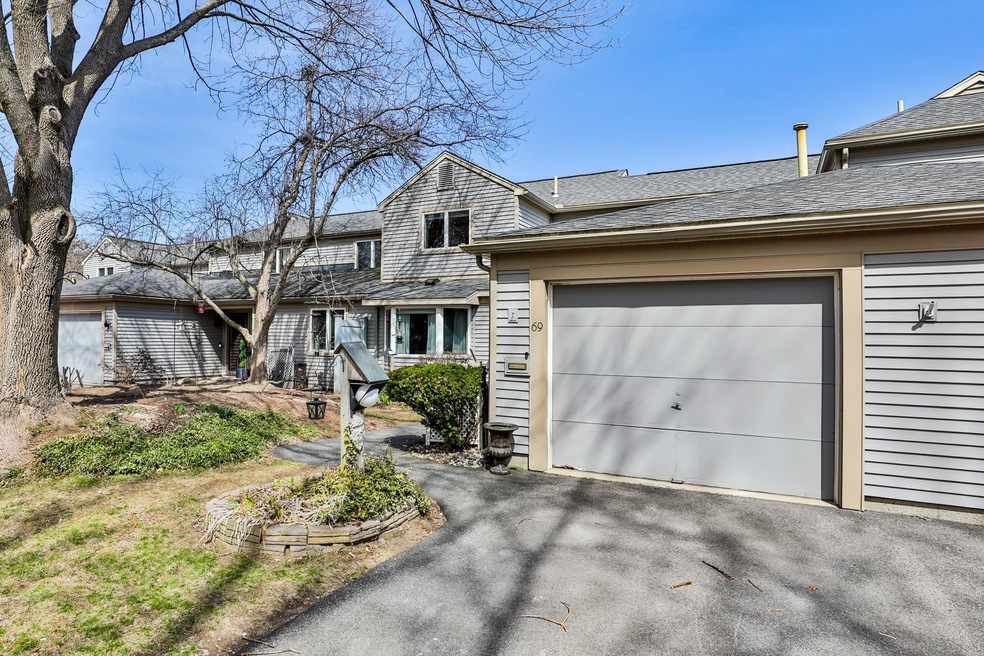 69 Walden Pond Dr, Nashua, NH 03064 - photo 1