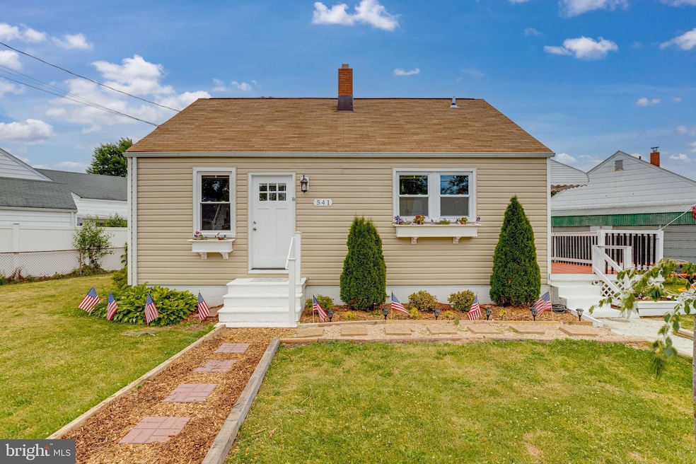 541 W Woodlynn Rd, Essex, MD 21221 - photo 1