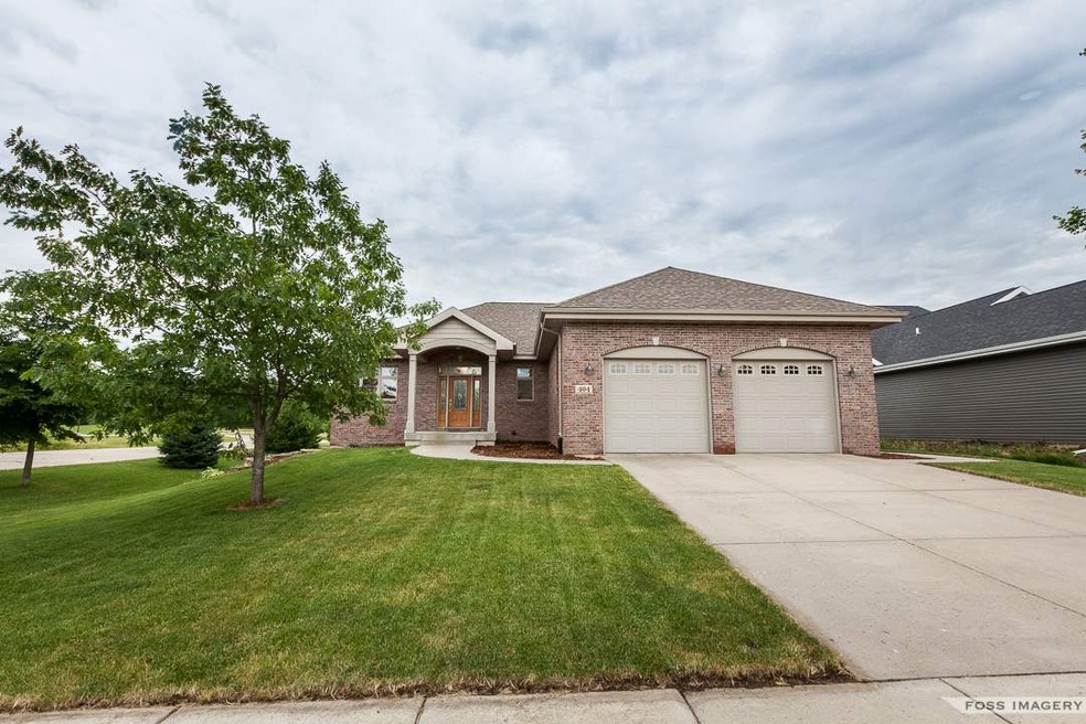 404 N Bergamont Blvd, Oregon, WI 53575 - photo 1