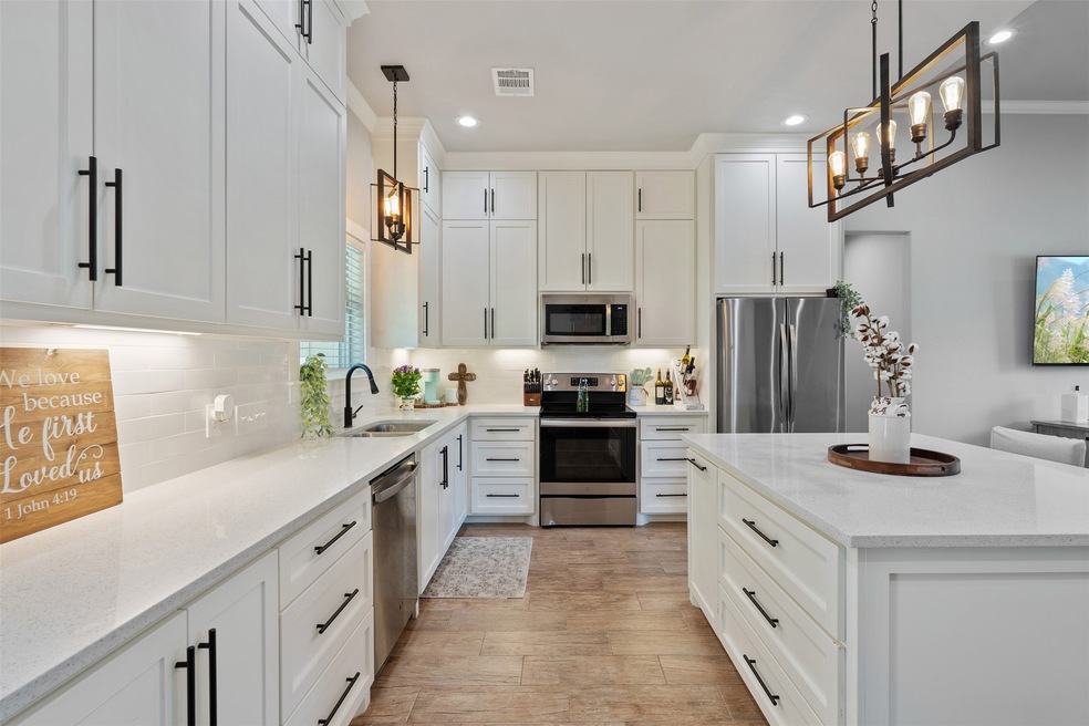 5 Oakwood Ln, Huntsville, TX 77340 - photo 1