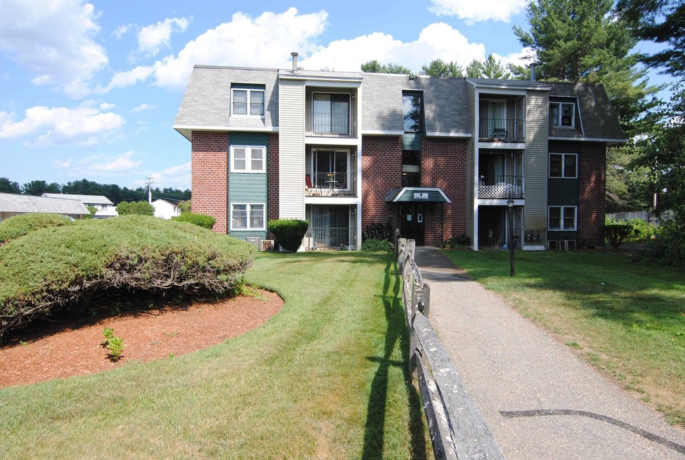 2 Roedean Dr unit UA303, Nashua, NH 03063 - photo 1