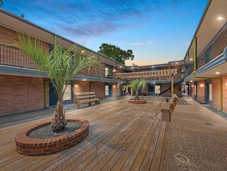 935 Byrne St unit 17, Houston, TX 77009 - photo 1