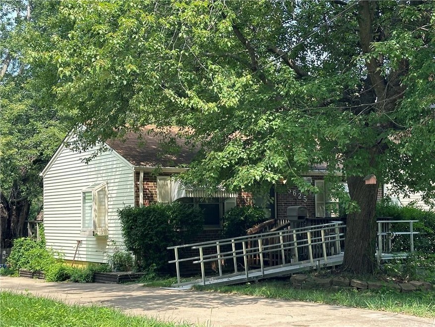 5625 New York Ave, Des Moines, IA 50310 - photo 1