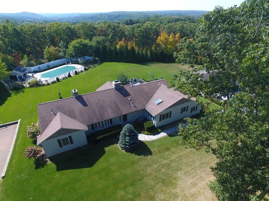 35 Comstock Dr, Wrentham, MA 02093 - photo 1