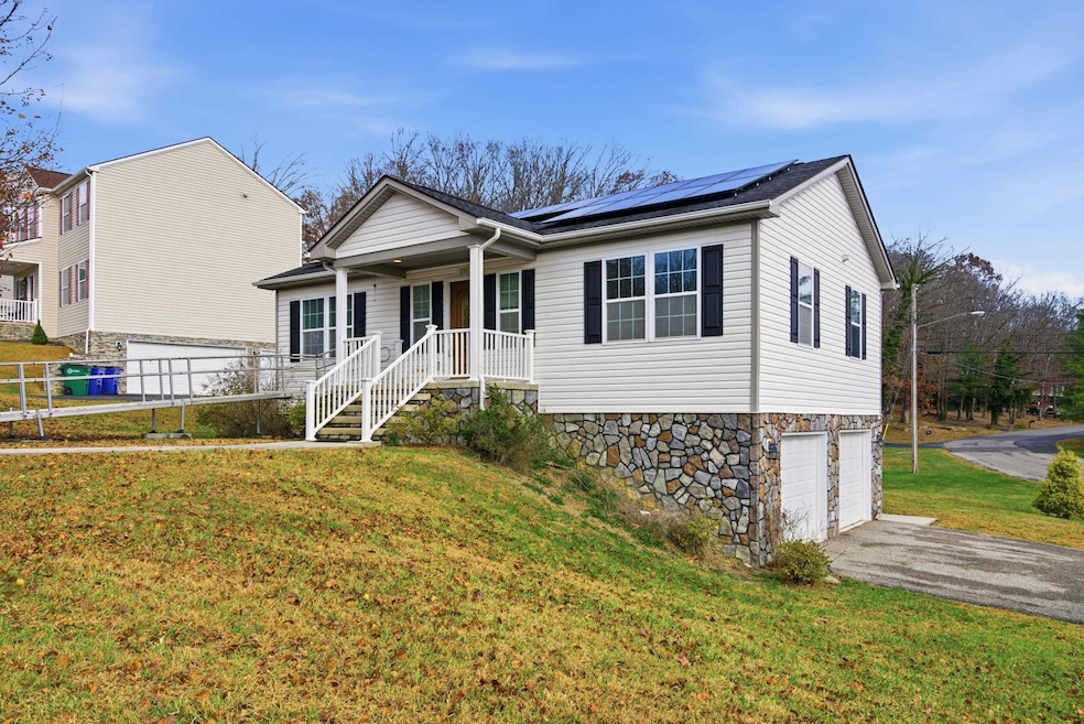 For Sale $349,900 • Co-Listing Agent