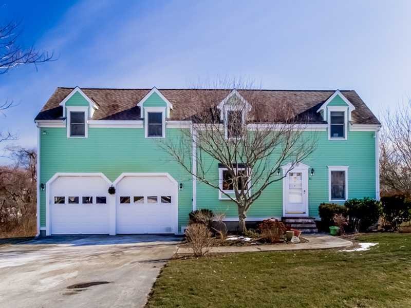 66 Gossets Turn Dr, Middletown, RI 02842 - photo 1