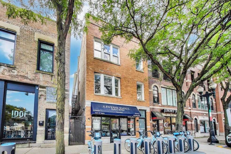 1131 W Taylor St unit 1R, Chicago, IL 60607 - photo 1