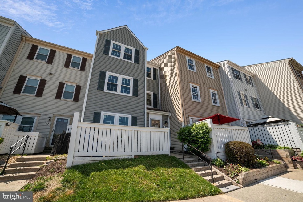 10 Appledowre Ct, Germantown, MD 20876 - photo 1