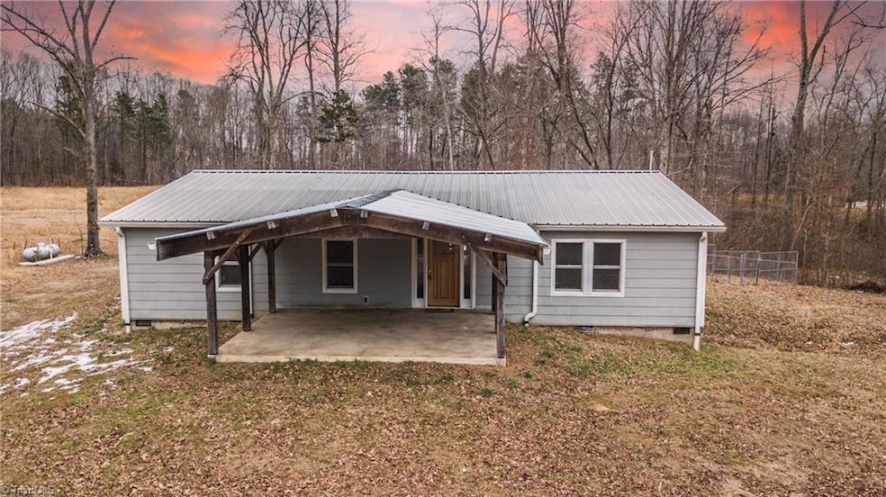 6411 Sable Ln, Greensboro, NC 27406 - photo 1