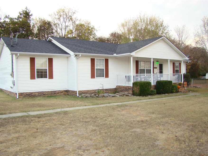 334 Cessna Ln, Shelbyville, TN 37160 - photo 1