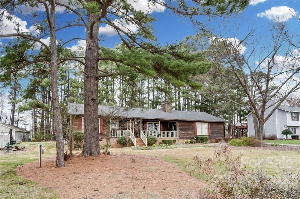 Front of house with covered front porch 
