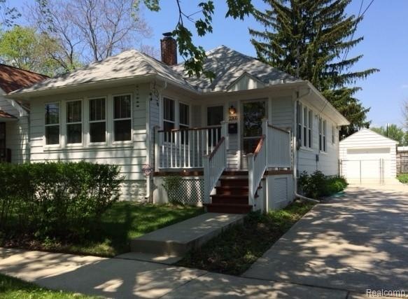 Front View with Garage.jpg