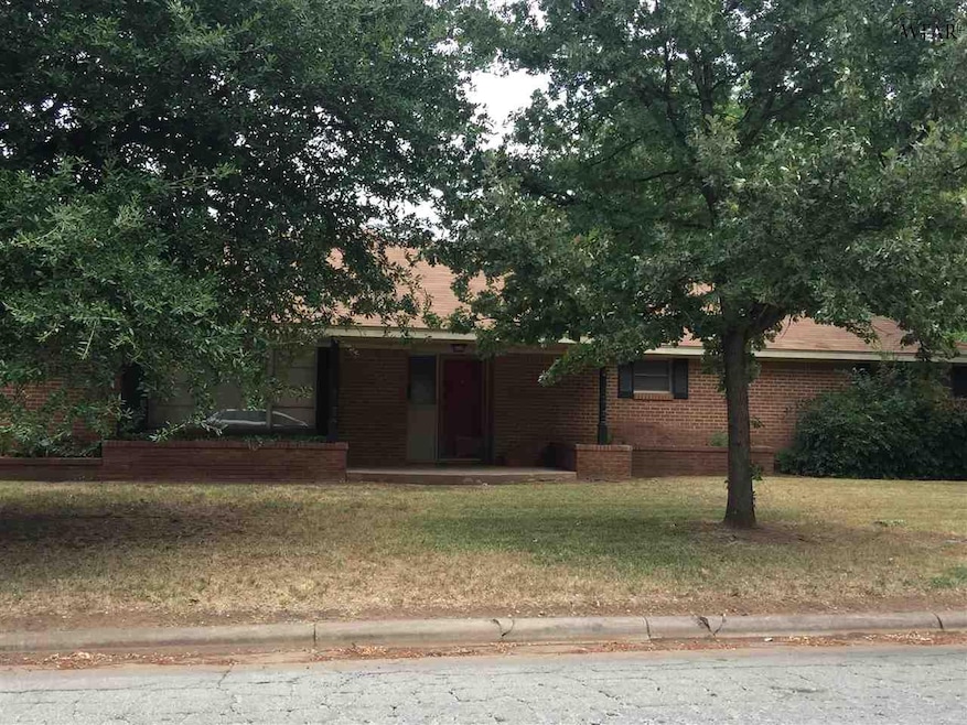 3901 Southmoor Ln, Wichita Falls, TX 76302 - photo 1