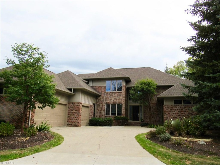 Welcome to 285 Lake Pointe Dr-in the Villages of C