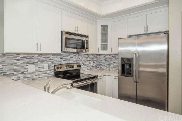 Beautifully updated kitchen!