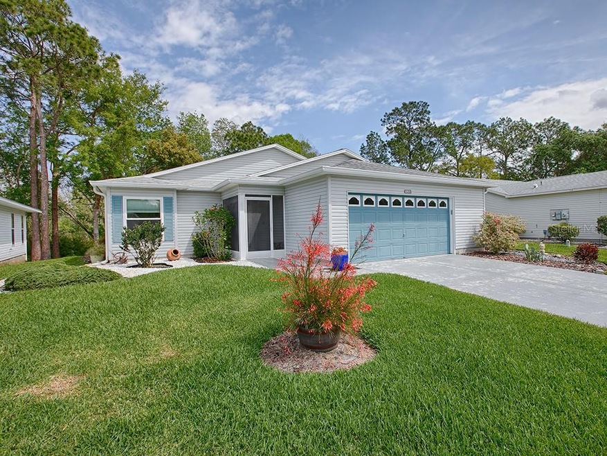 Private setting, conveniently located in community near pools, mail, fitness and library.