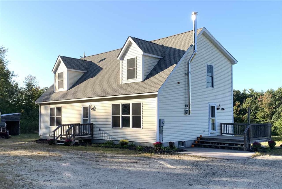 210 Brookview Dr, Hooksett, NH 03106 - photo 1