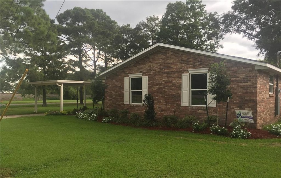 201 Davis Dr, Luling, LA 70070 - photo 1