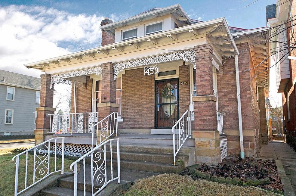 459 E. Whittier St