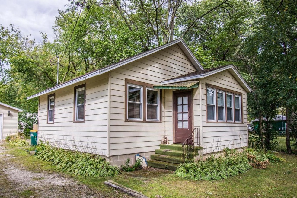 W1058 Wisteria Rd