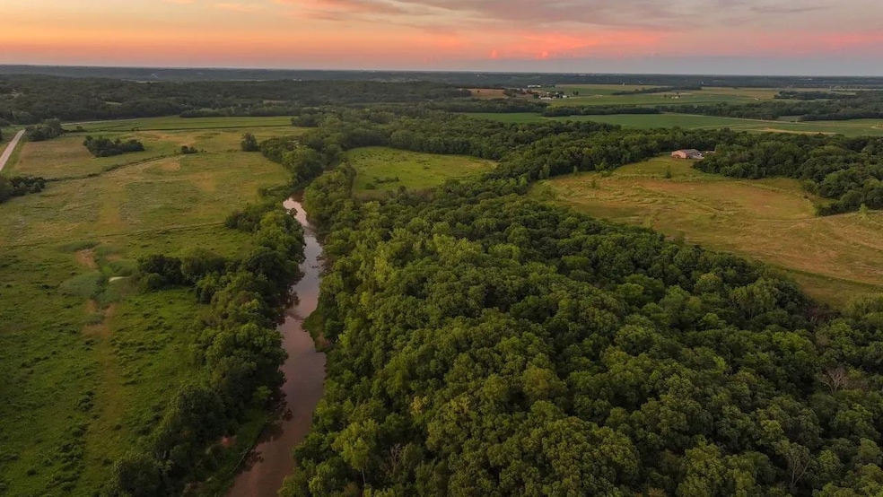 11555 Swallow Blvd, Floris, IA 52560 - photo 1
