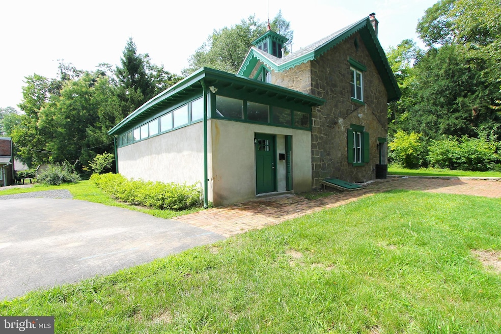 5925 Devon Place unit 31, Philadelphia, PA 19138 - photo 1