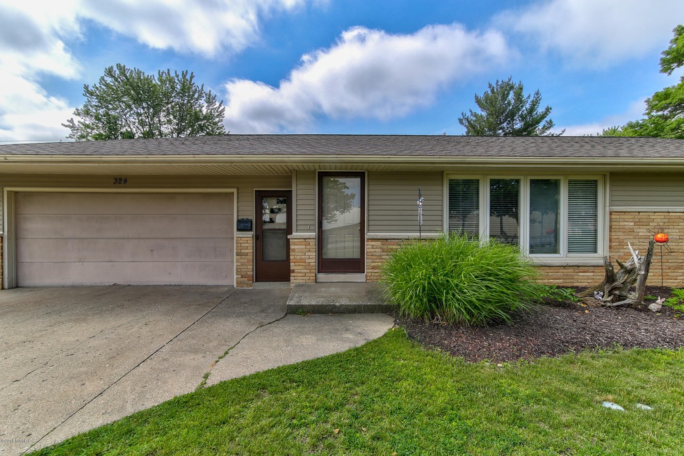 324 W 27th St (1 of 41)