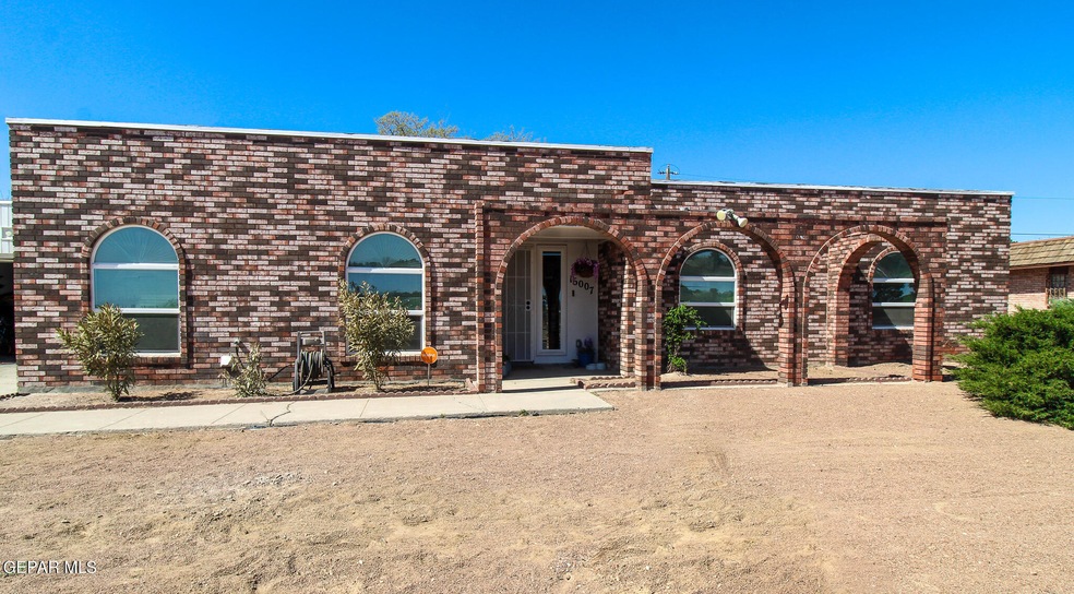 16007 Darrington Rd, Horizon City, TX 79928 - photo 1