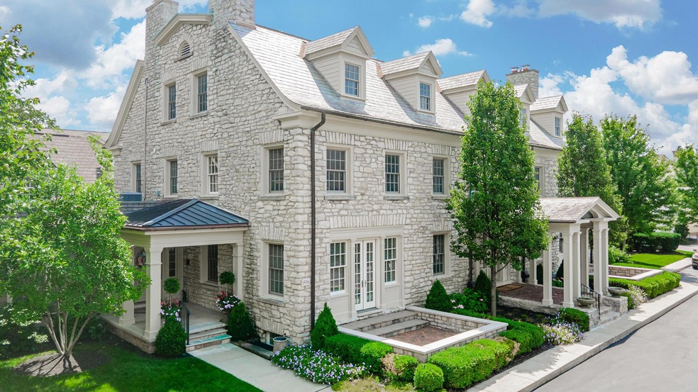 Welcome to 1558 Roxbury Rd!
