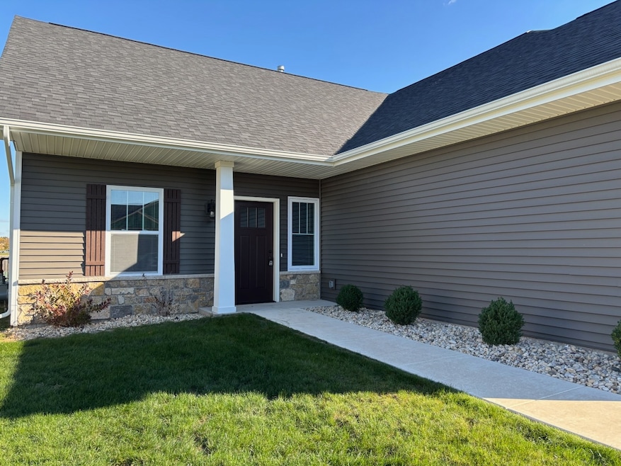 625 Anjali Ct unit L, Sycamore, IL 60178 - photo 1