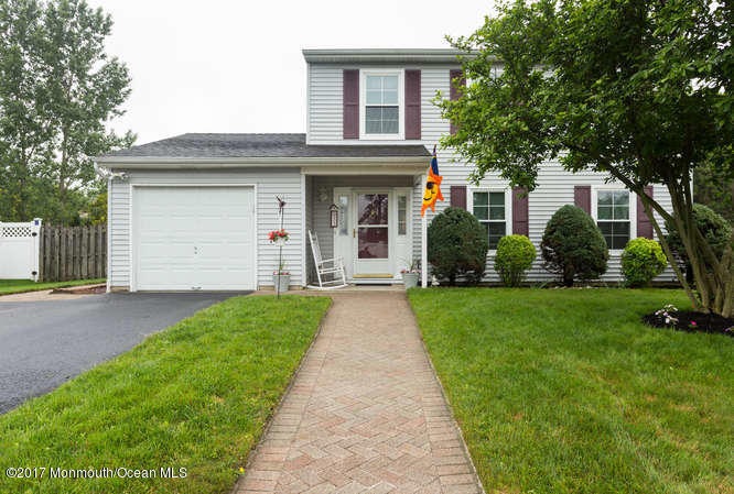 33 Snowdrift Ln Howell NJ-small-001-34-E