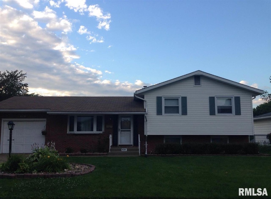 628 W 44th St, Davenport, IA 52806 - photo 1