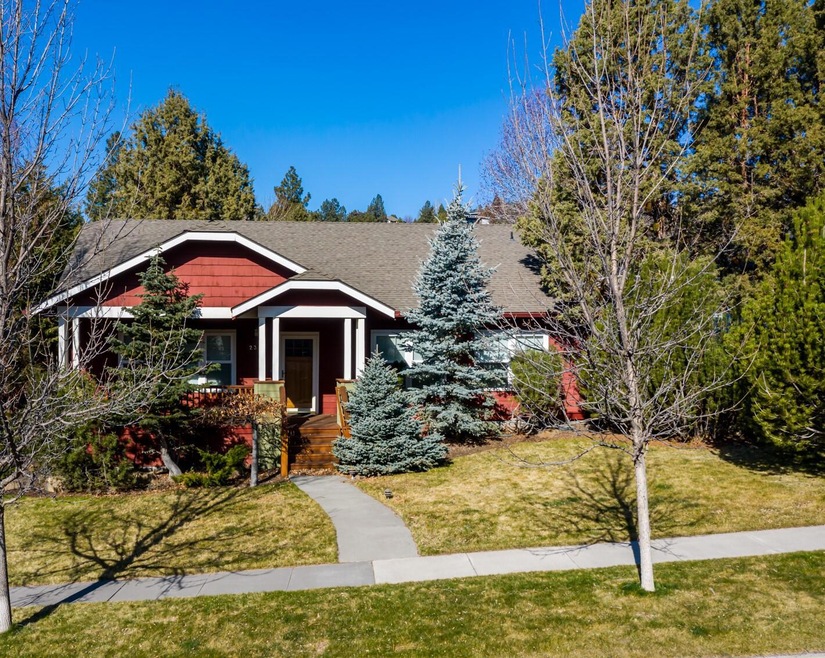 Beautiful NW Bend home!