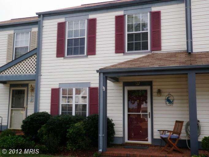 127 Lynnhaven Ct, Colonial Beach, VA 22443 - photo 1