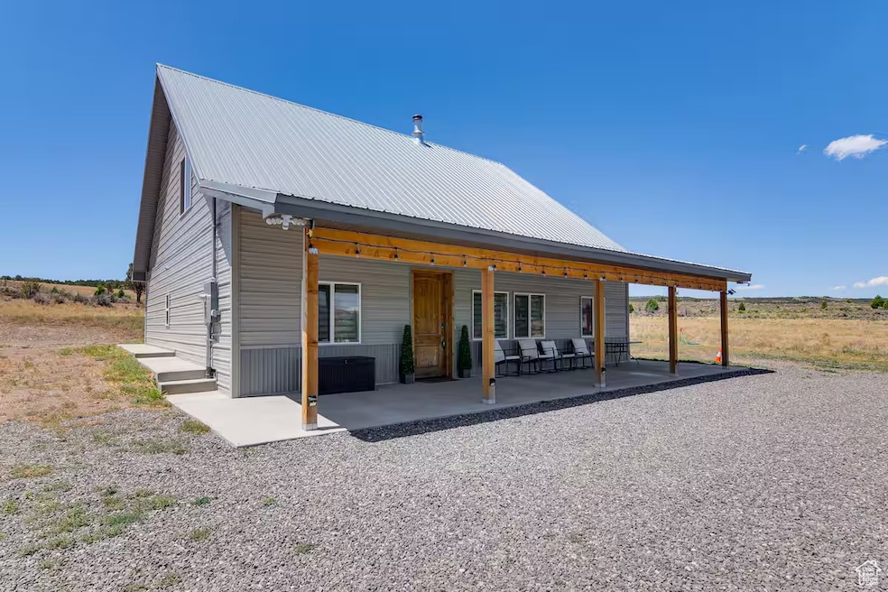 85 N 100 St W, Hatch, UT 84735 - photo 1