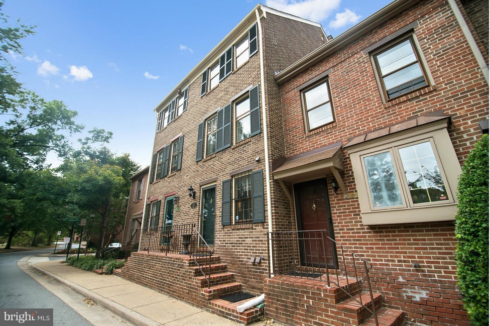 1204 W Abingdon Dr, Alexandria, VA 22314 - photo 1