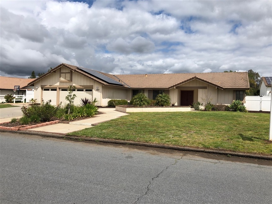 3 car garage + potential side yard access on eithe